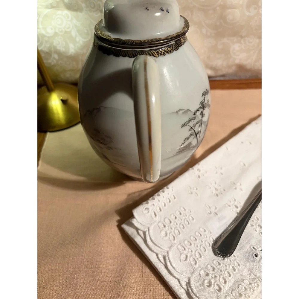 Antique Japanese Teapot, Meiji Era Porcelain, Hand Painted Mt Fuji,‎ Signed